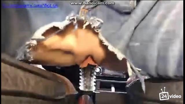 Жгучая Вика трахается в жигулях без цензуры