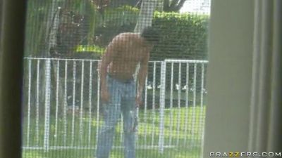 Жесткий секс брюнетки с чужим парнем